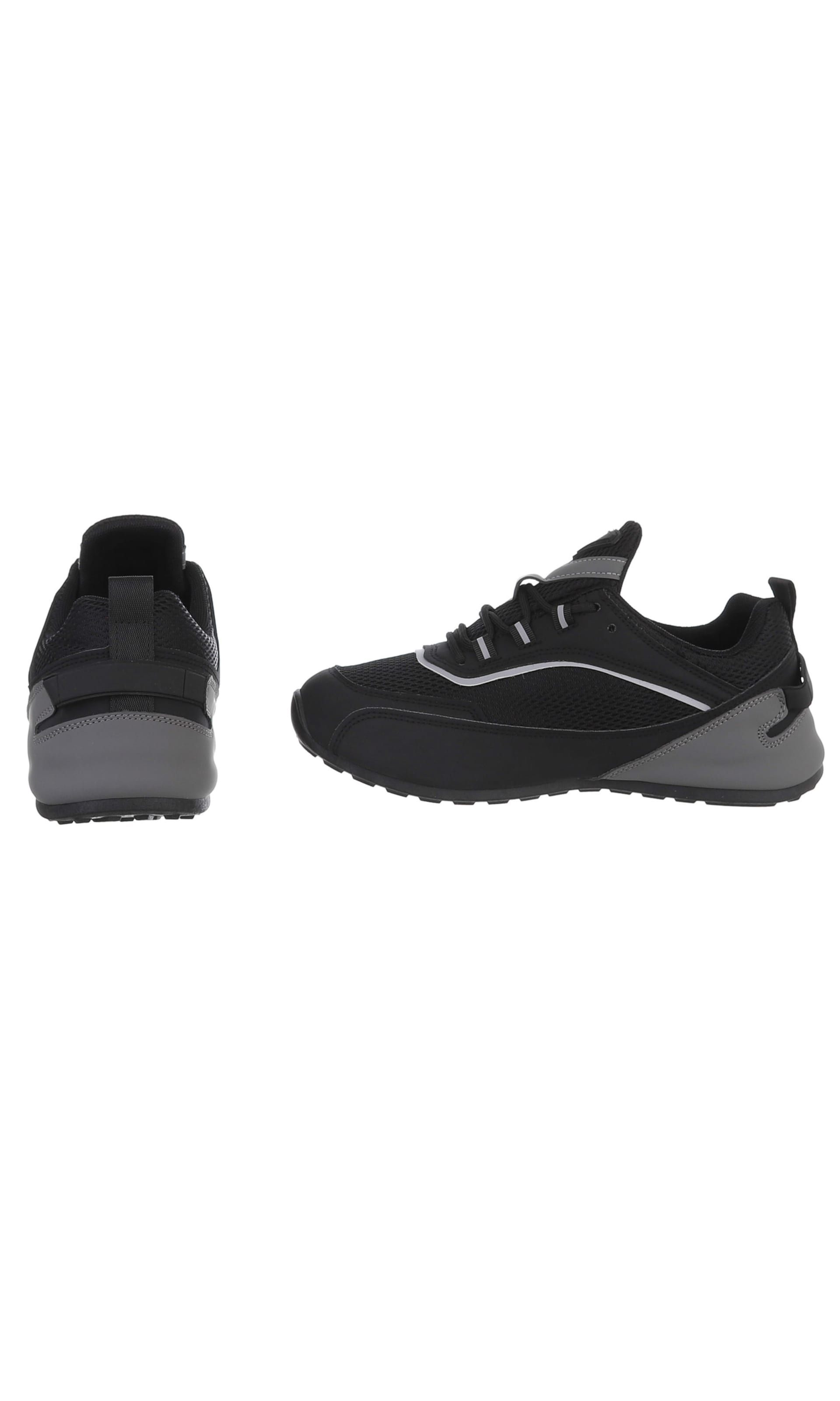 CoolWalk Sneakers in Black