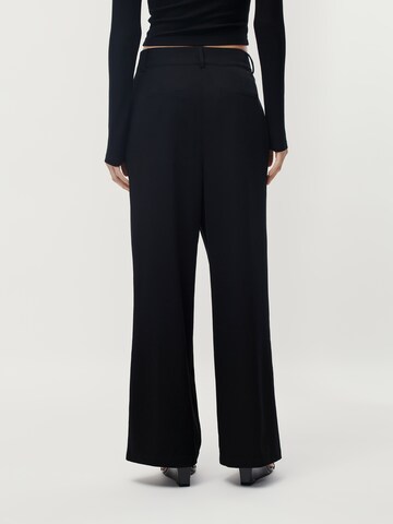 LeGer by Lena Gercke Wide leg Veckad byxa 'Annelie' i svart