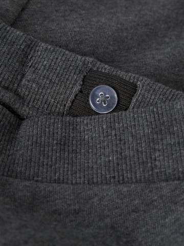 NAME IT - Tapered Pantalón en gris