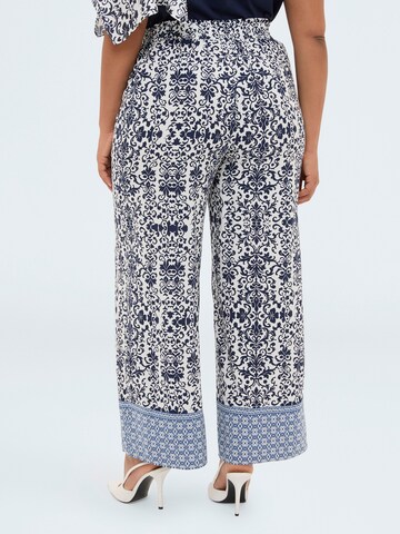 Fiorella Rubino Regular Pants in Blue