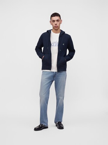 Calvin Klein Jeans - Casaco em moletão em azul: frente