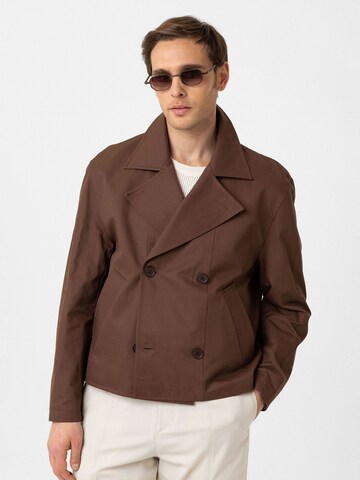 Veste mi-saison Antioch en marron : devant