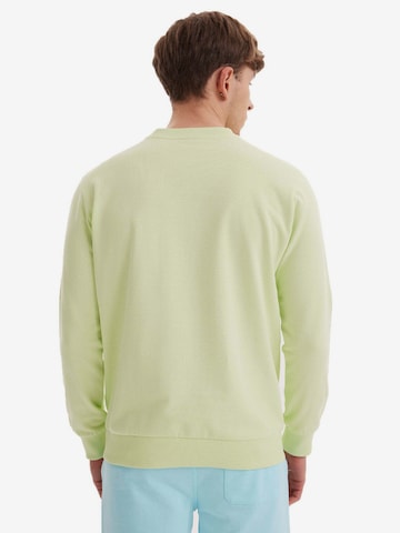 WESTMARK LONDON Sweatshirt 'View Sail' in Grün