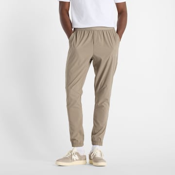 new balance Tapered Hose in Grau: Vorderseite