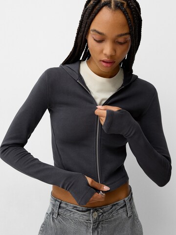 Bershka Sweatjacke in Grau