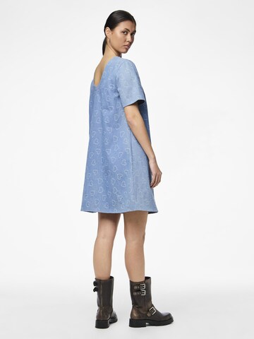 Robe 'DIANA' PIECES en bleu