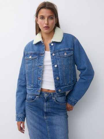 Pull&Bear Between-Season Jacket in Blue: front