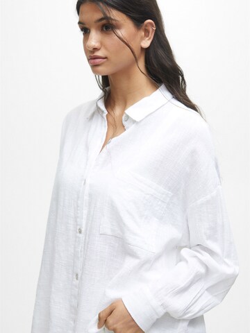 Camicia da donna di Pull&Bear in bianco