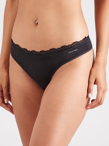 String Calvin Klein Underwear en noir : devant