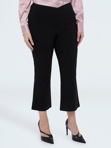 Fiorella Rubino - Acampanado Pantalón en negro: frente