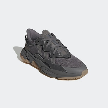 ADIDAS ORIGINALS Sneakers 'Ozweego' in Grey