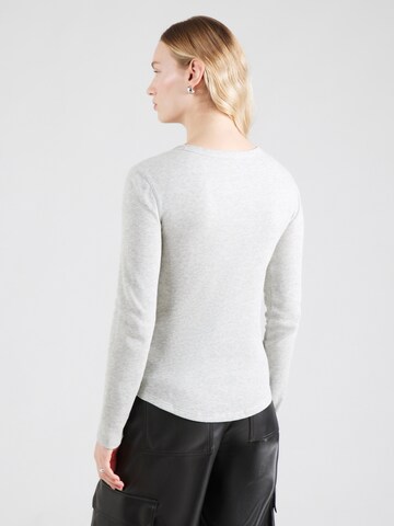 GAP Футболка в Серый
