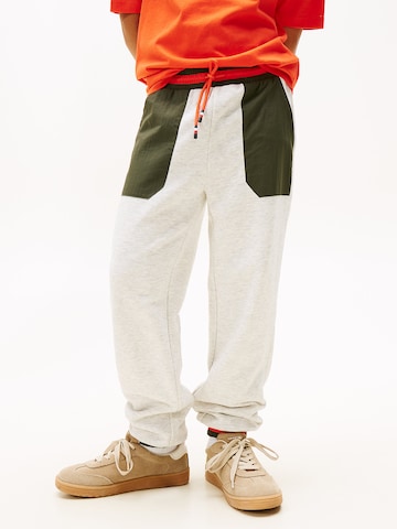 TOMMY HILFIGER Tapered Hose in Grau: Vorderseite