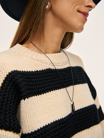 Pull-over Kamila Šikl en noir