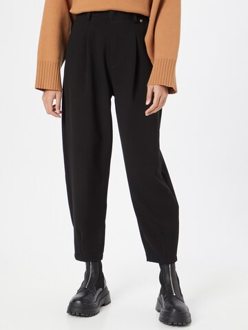 Liebesglück Loose fit Pleat-Front Pants 'JOENA' in Black: front