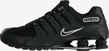 Nike Sportswear Matalavartiset tennarit 'Shox NZ' värissä musta: etupuoli
