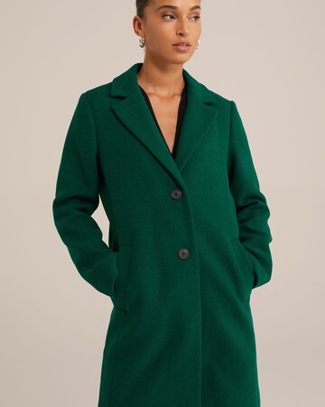 WE Fashion Between-seasons coat in Green: front