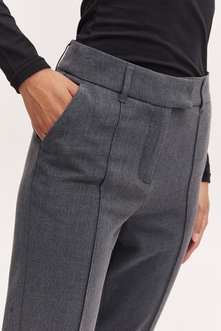 b.young - regular Pantalón en gris