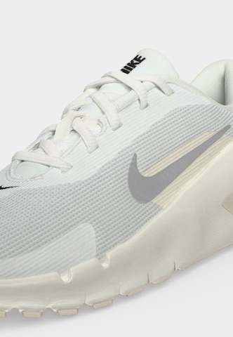 Chaussure de sport 'Flex Train' NIKE en blanc