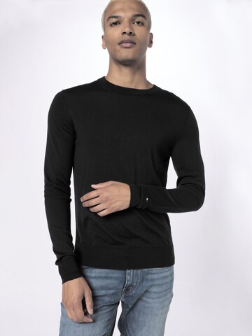 TOMMY HILFIGER Sweater in Black