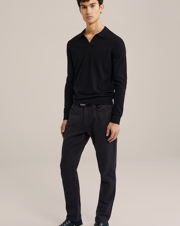 WE Fashion Sweater in Black
