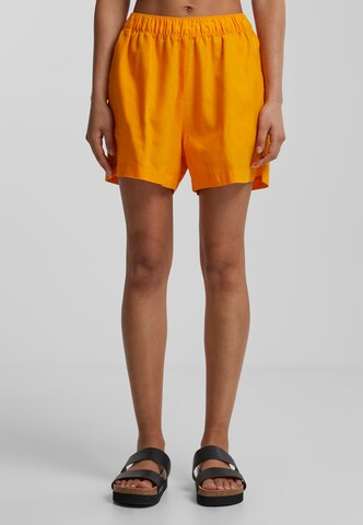 Urban Classics Loosefit Byxa i orange: framsida