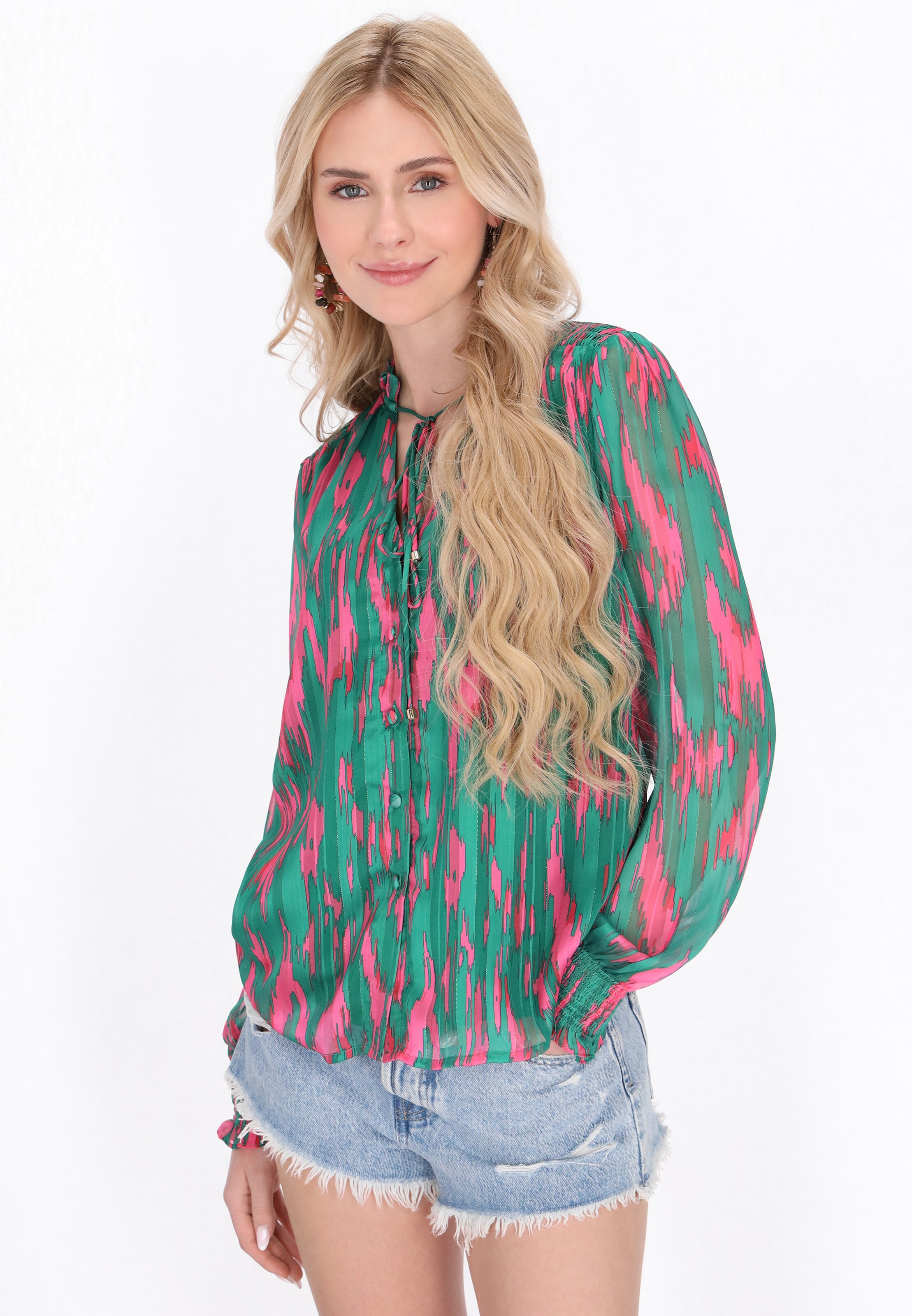 IZIA Blouse in Green: front