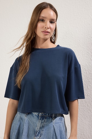 Trendyol Shirt in Blue: front