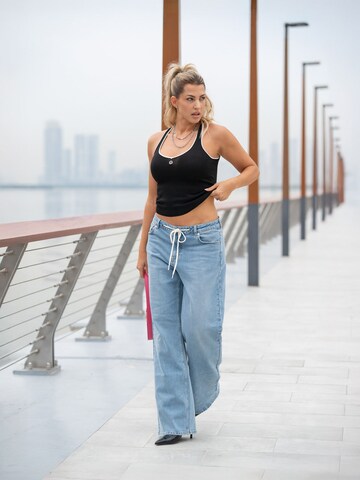 Top di MYLAVIE by Sarah Harrison in nero