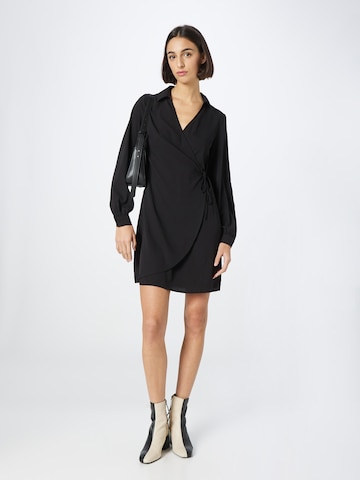 PIECES - Vestido 'AURA' en negro