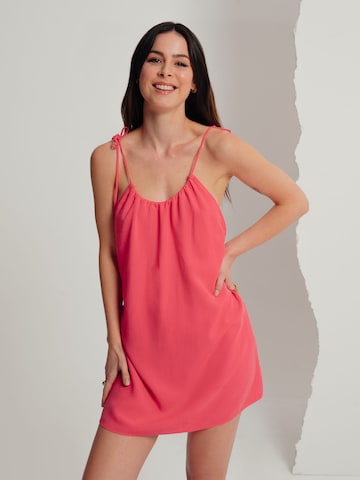 A LOT LESS - Vestido de verano 'Giselle' en rosa