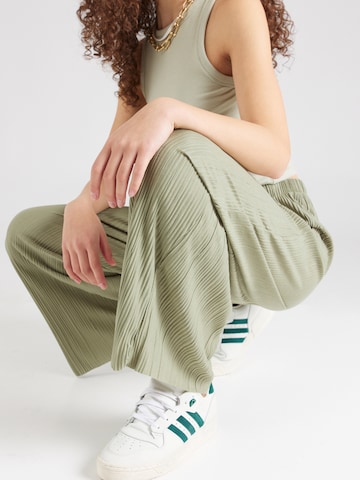 Wide Leg Pantalon 'PLISA' VILA en vert