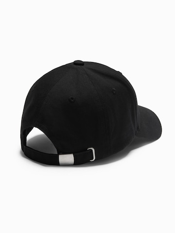 Ombre Cap in Black