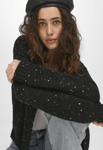 Peter Hahn Knit Cardigan in Black