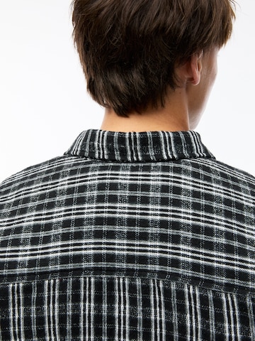 Pull&Bear Comfort fit Button Up Shirt in Black