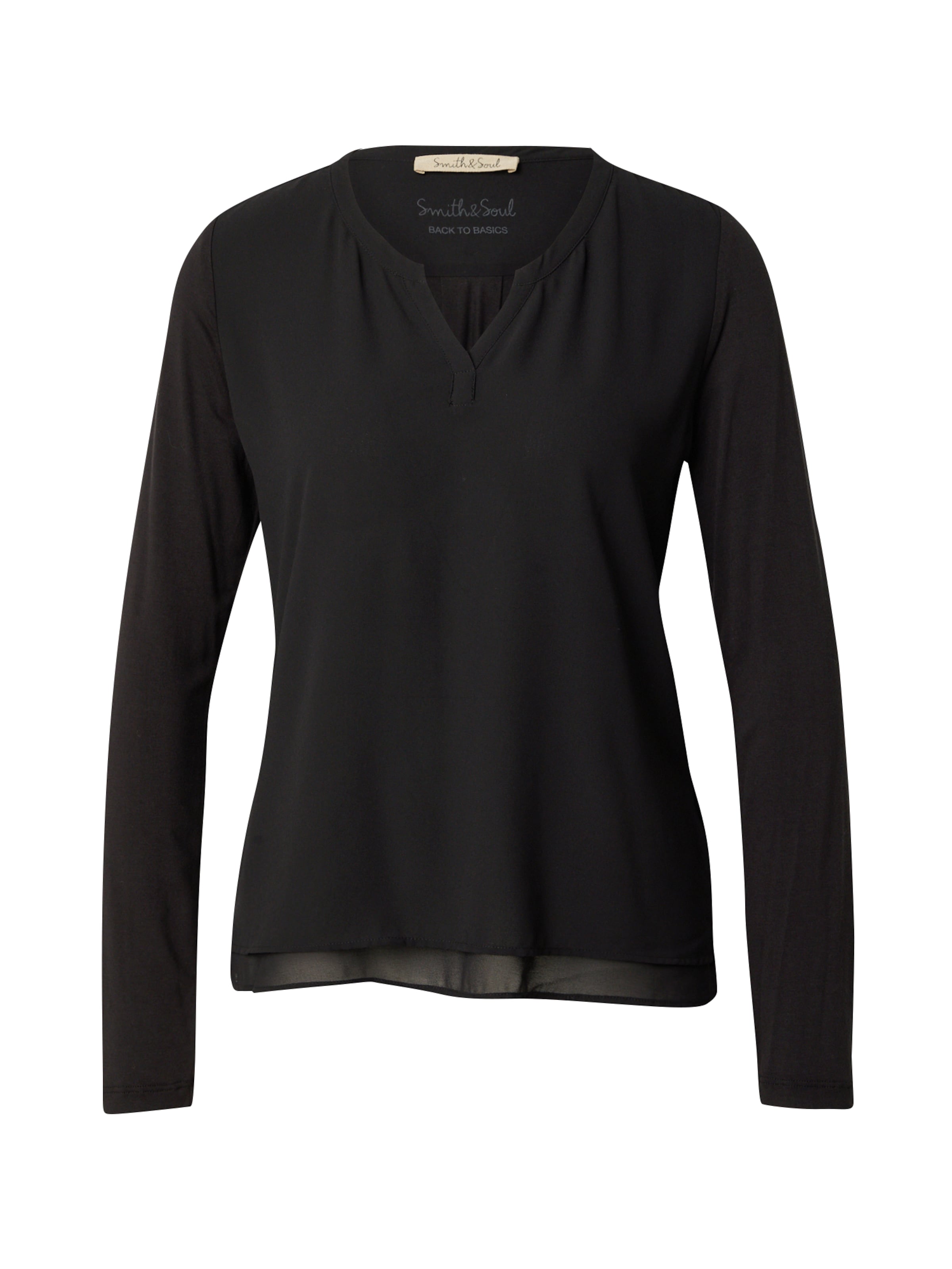 Smith&Soul Blouse in Black: front
