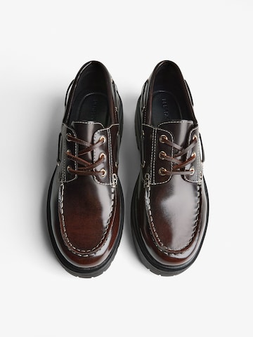 Bershka Mocassins in Bruin