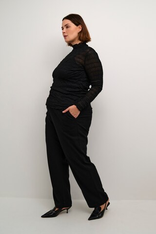 KAFFE CURVE Koszulka 'KC Bella' w kolorze czarny