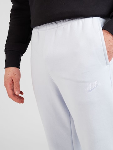 Regular Pantalon 'Club Fleece' Nike Sportswear en blanc