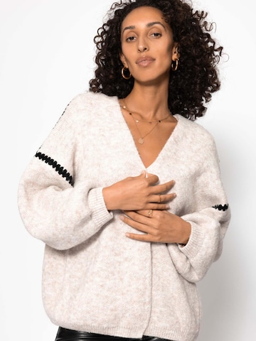 SASSYCLASSY Oversizestrickjacke in Weiß