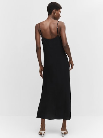 Robe de cocktail 'ASUN' MANGO en noir