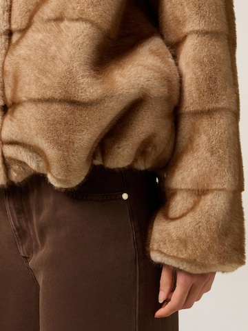 oltre Wintermantel in Beige