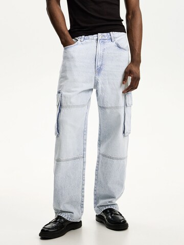 Loosefit Jeans cargo di Bershka in blu: frontale
