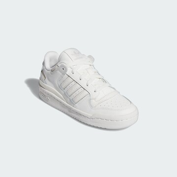 ADIDAS ORIGINALS - Zapatillas deportivas 'Forum' en blanco
