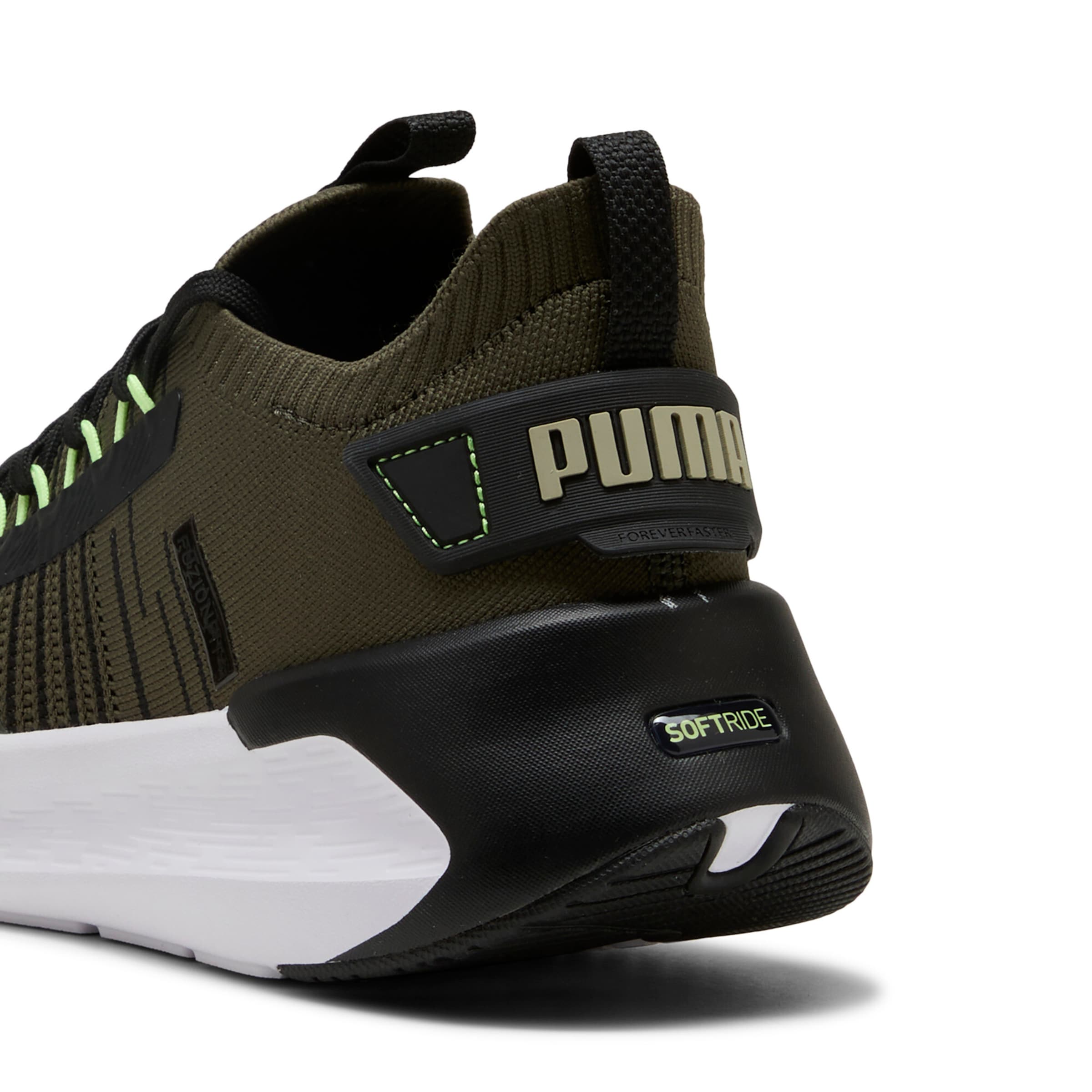 Chaussure de course PUMA en vert