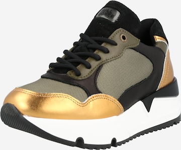 BULLBOXER Sneakers in Gold: front