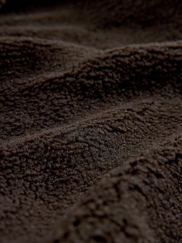 The Set Поларено яке в бежово