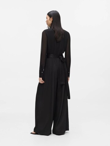 Salopeta de la Karl Lagerfeld pe negru