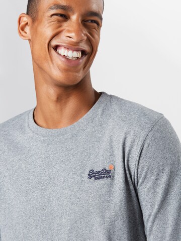 Superdry Regular fit T-shirt i grå