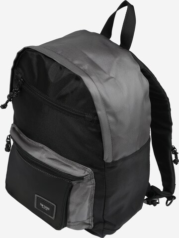 TOM TAILOR Rucksack 'Trenton' in Schwarz